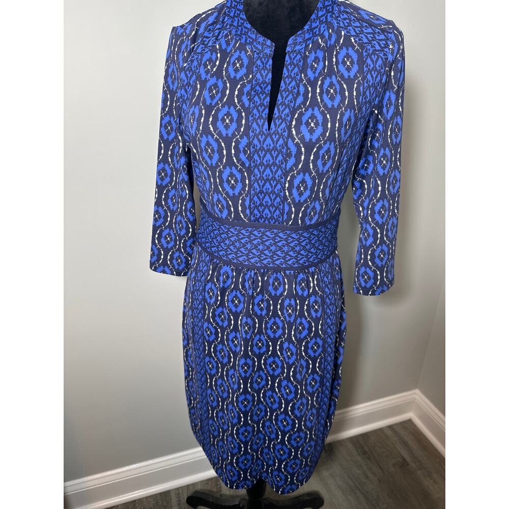 J McLaughlin Blue Geometric Print Stretch Knit Sheath Dress M 3/4 Sleeve